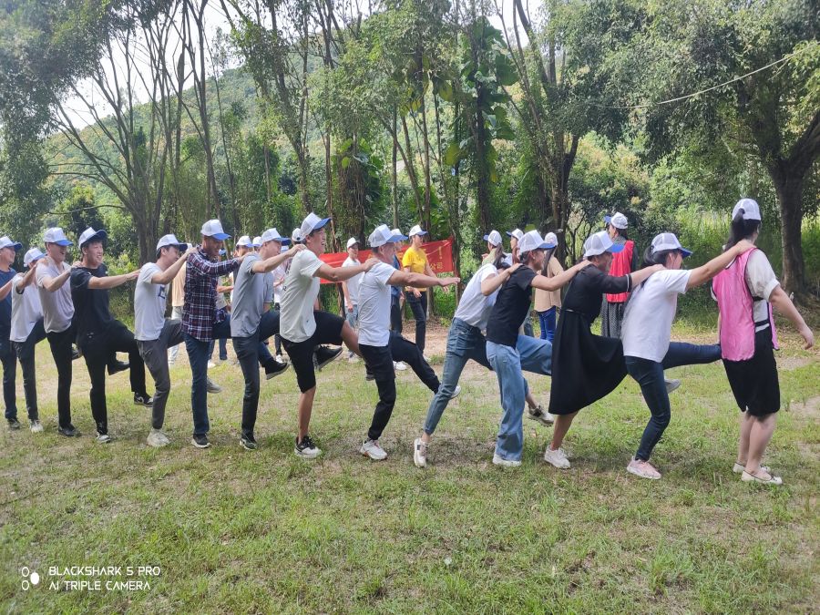 与传统拓展基地相比，在东莞农家乐做公司团建有什么不同